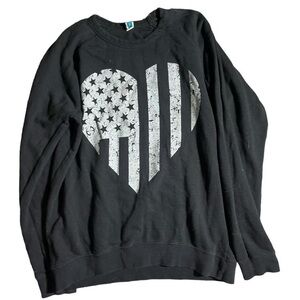 306-Black and white crewneck sweatshirt with a distressed look #distressed